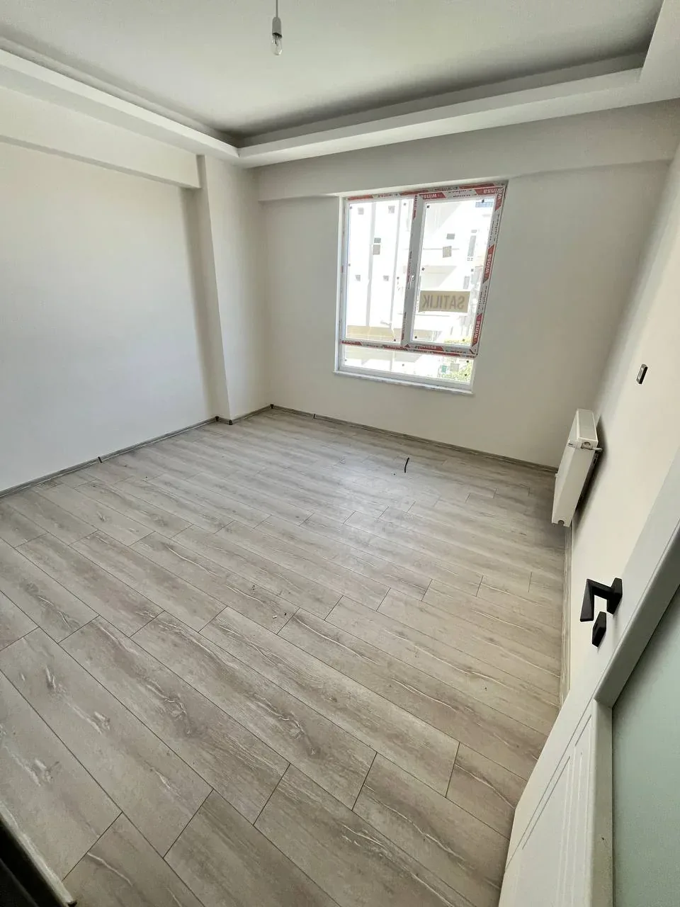  DEVELİ POLAT GAYRİMENKUL-ÇARŞI MERKEZDE MEVKİİNDE SATILIK GENİŞ LÜX DAİRE