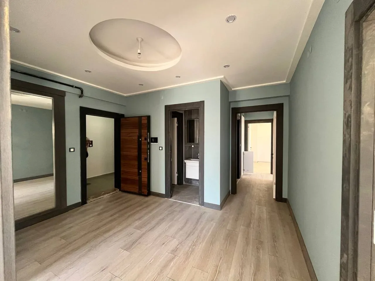  DEVELİ POLAT GAYRİMENKUL-ÇARŞI MERKEZDE MEVKİİNDE SATILIK GENİŞ LÜX DAİRE