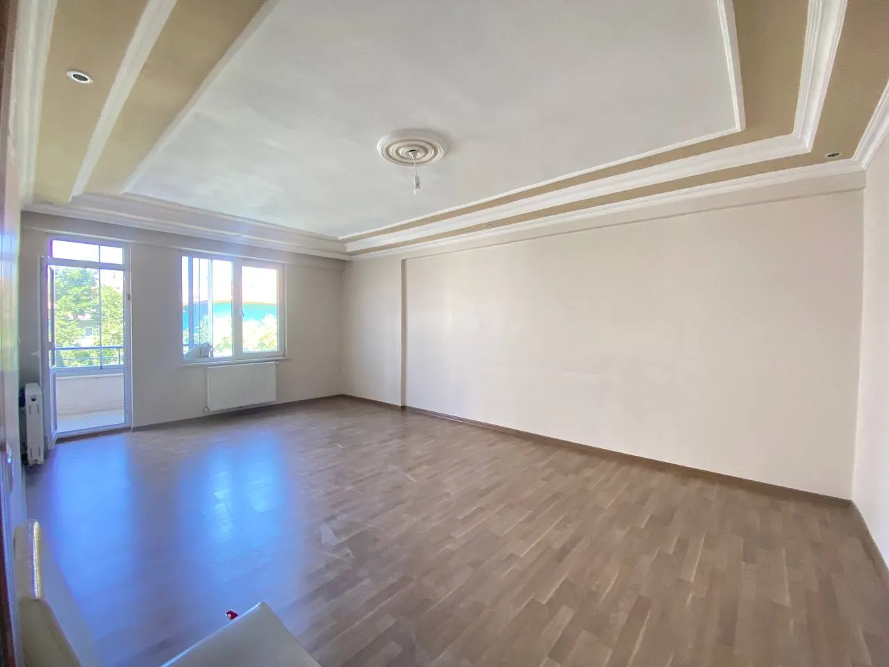 DEVELİ POLAT GAYRİMENKUL-ÇARŞI MERKEZDE SATILIK ARA KAT FIRSAT DAİRE