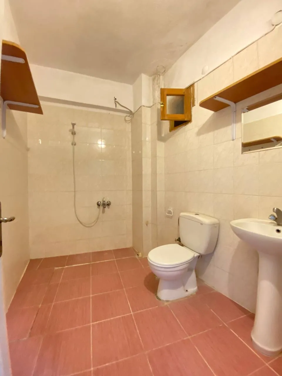 DEVELİ POLAT GAYRİMENKUL-ÇARŞI MERKEZDE YILIN FIRSATI KAÇMAZ SATILIK DAİRE