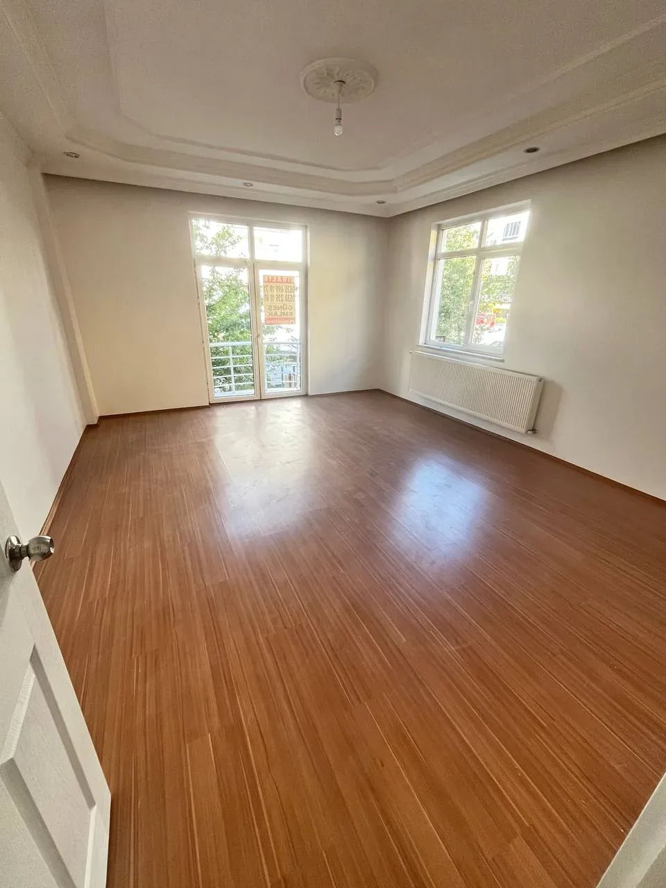 DEVELİ POLAT GAYRİMENKUL - ÇARŞI MERKEZDE SATILIK BAKIMLI DAİRE