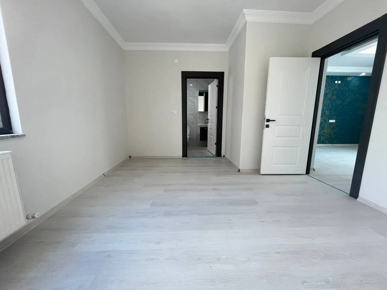 DEVELİ POLAT GAYRİMENKUL-ÇARŞI MERKEZDE SATILIK LÜX DAİRE