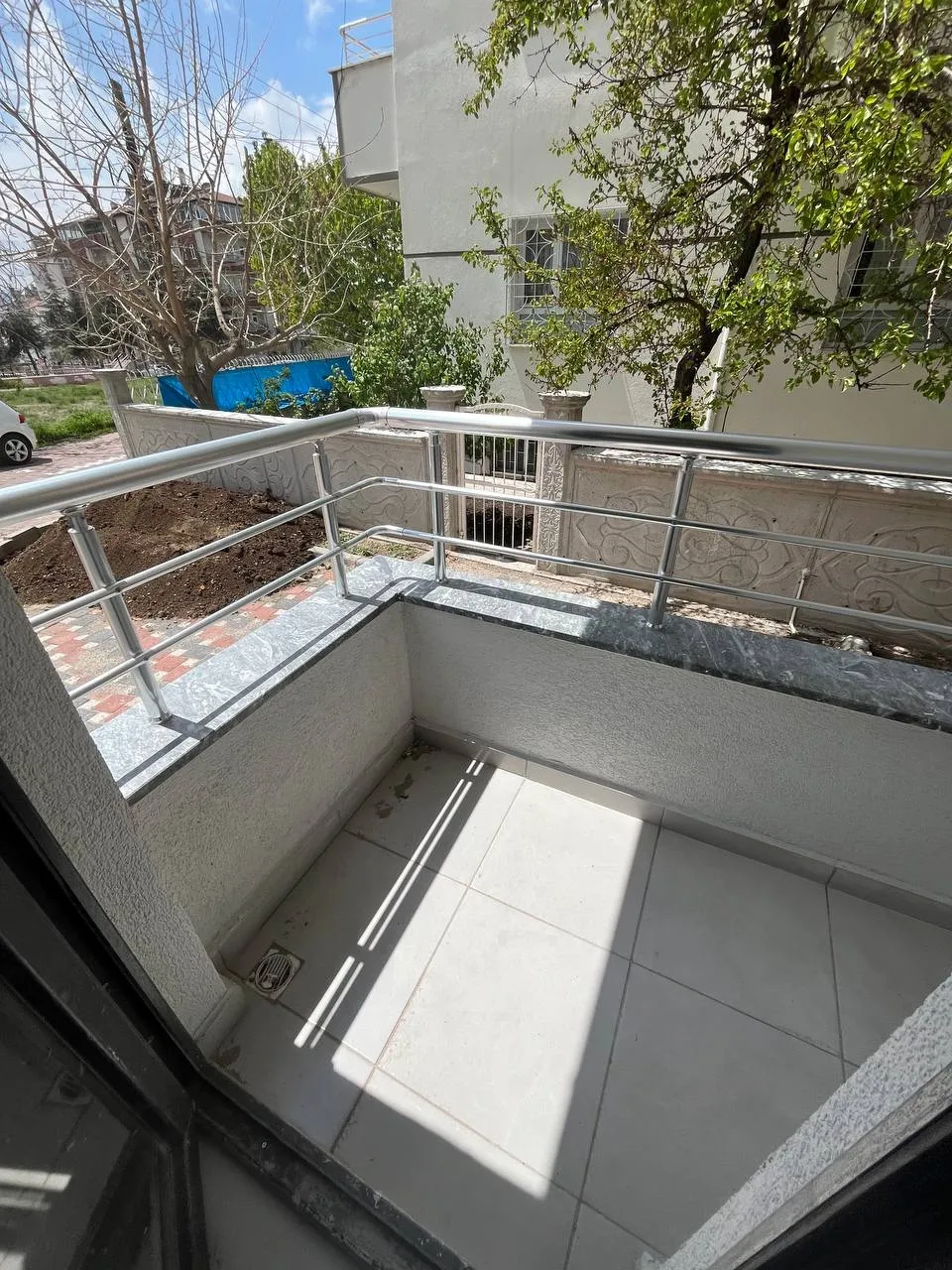 DEVELİ POLAT GAYRİMENKUL-ÇARŞI MERKEZDE SATILIK LÜX DAİRE