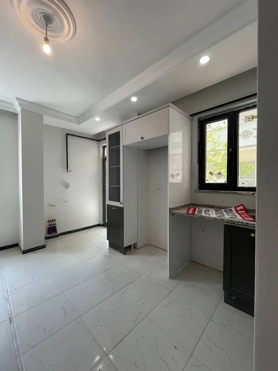 DEVELİ POLAT GAYRİMENKUL-ÇARŞI MERKEZDE SATILIK LÜX DAİRE