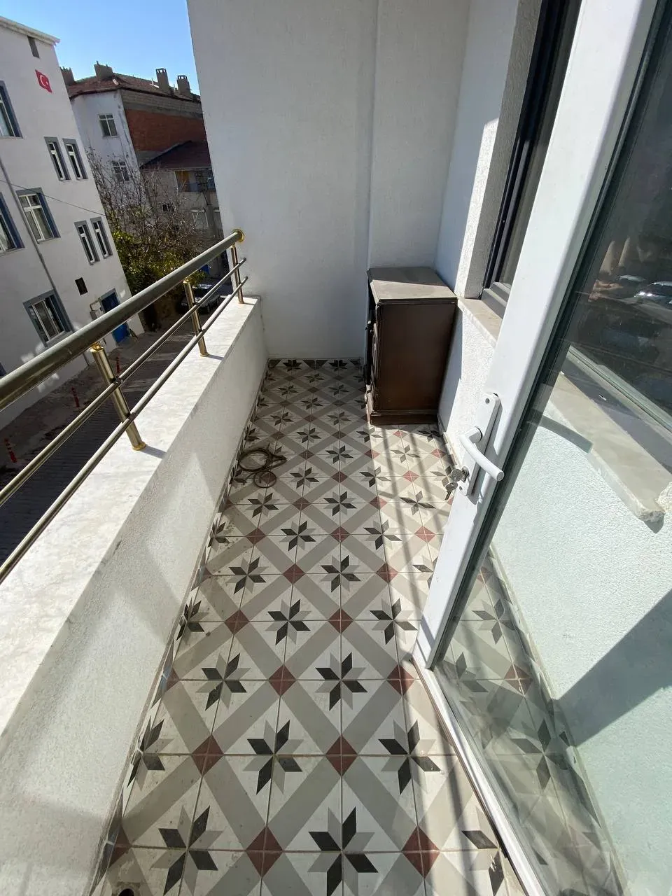 DEVELİ POLAT GAYRİMENKUL-ÇARŞI MERKEZDE KİRALIK 3 ADET DAİRE