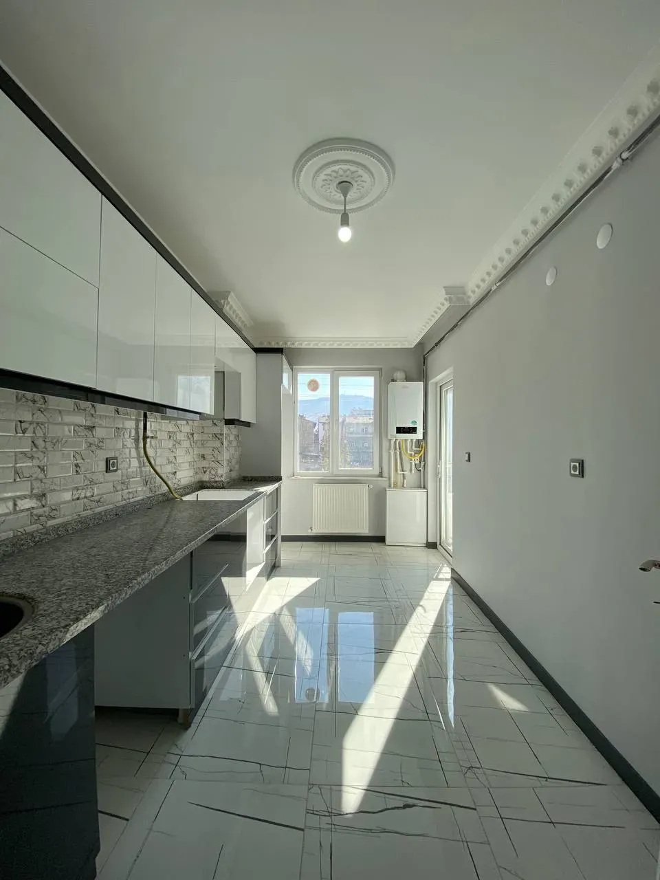 DEVELİ POLAT GAYRİMENKUL-ÇARŞI MERKEZDE KİRALIK 3 ADET DAİRE
