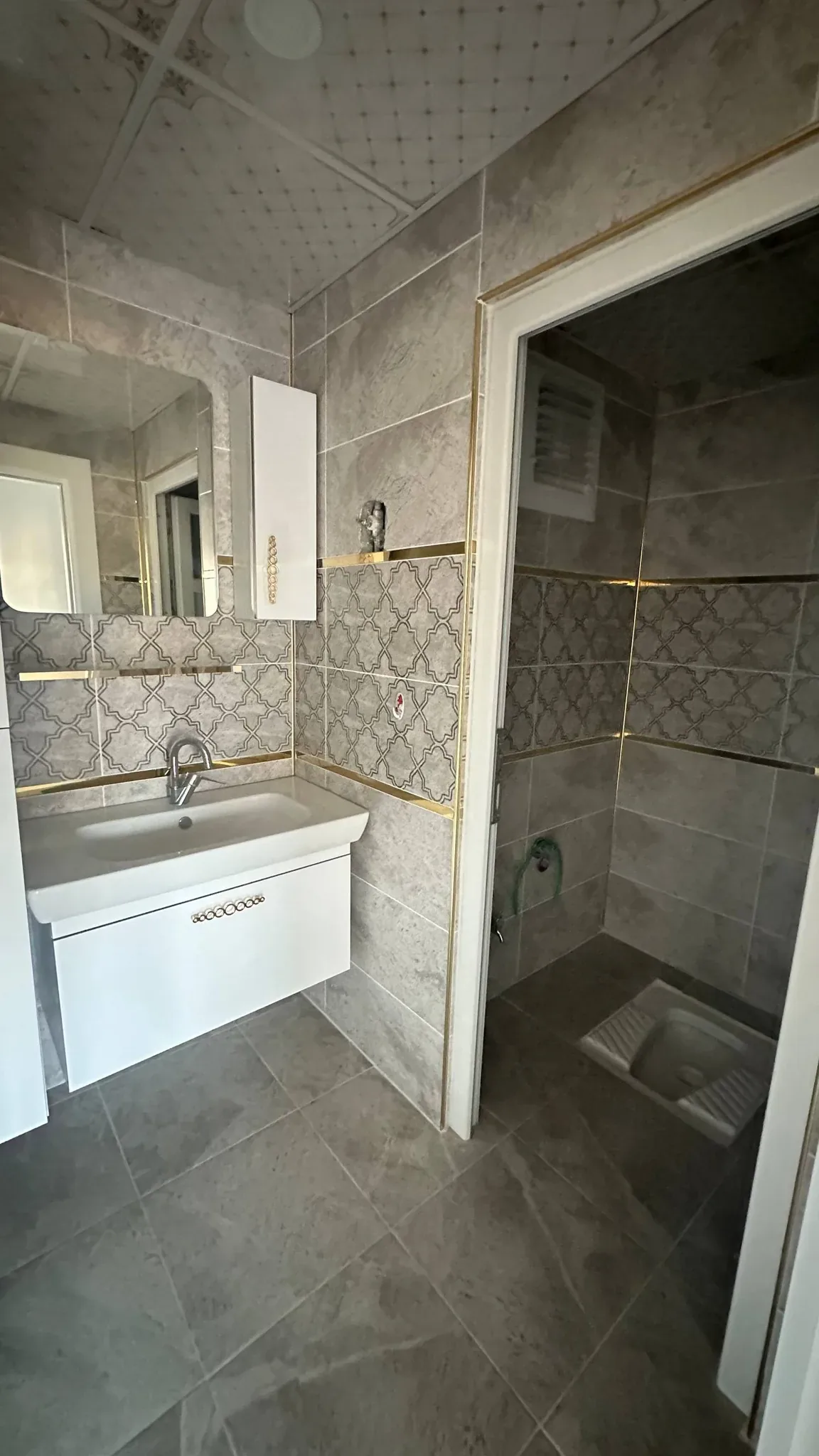 DEVELİ POLAT GAYRİMENKUL - ÇARŞI MERKEZE YAKIN KİRALIK BAKIMLI DAİRE