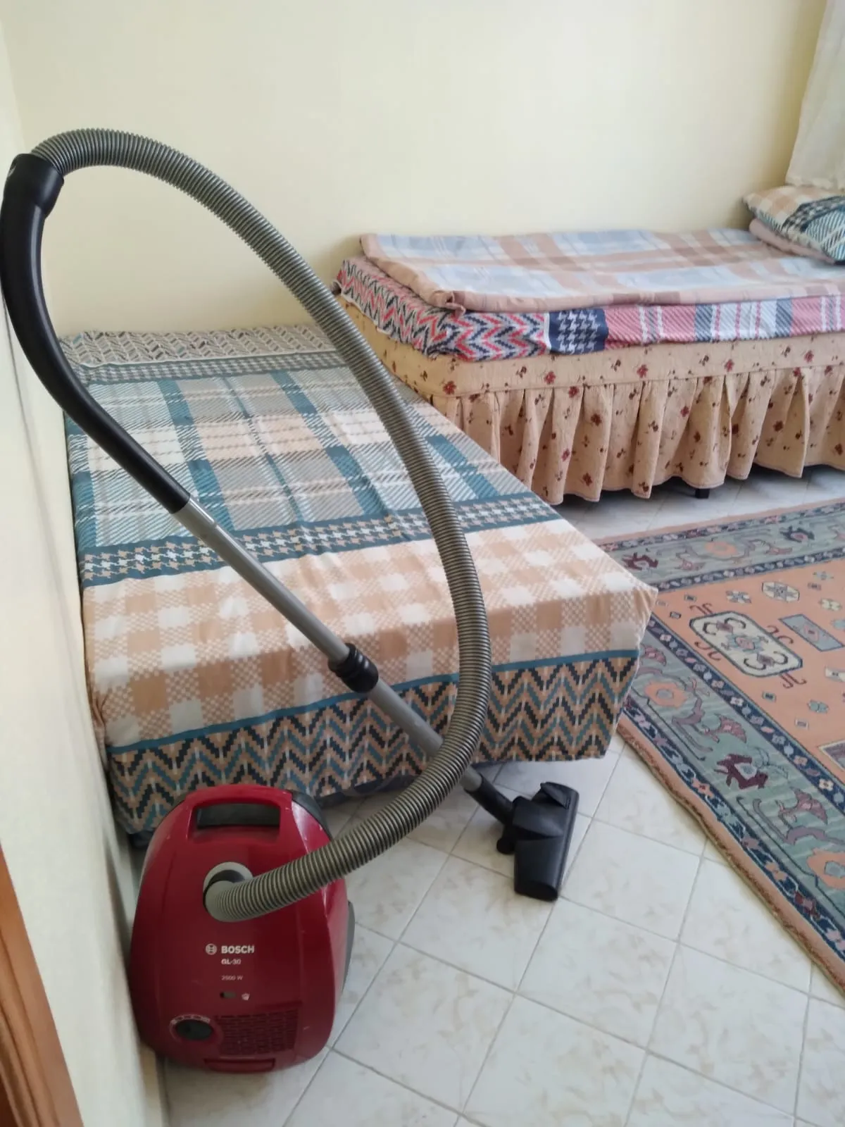 DEVELİ POLAT GAYRİMENKUL - ELBİZ CAD. ÜZERİNDE KİRALIK EŞYALI DAİRE