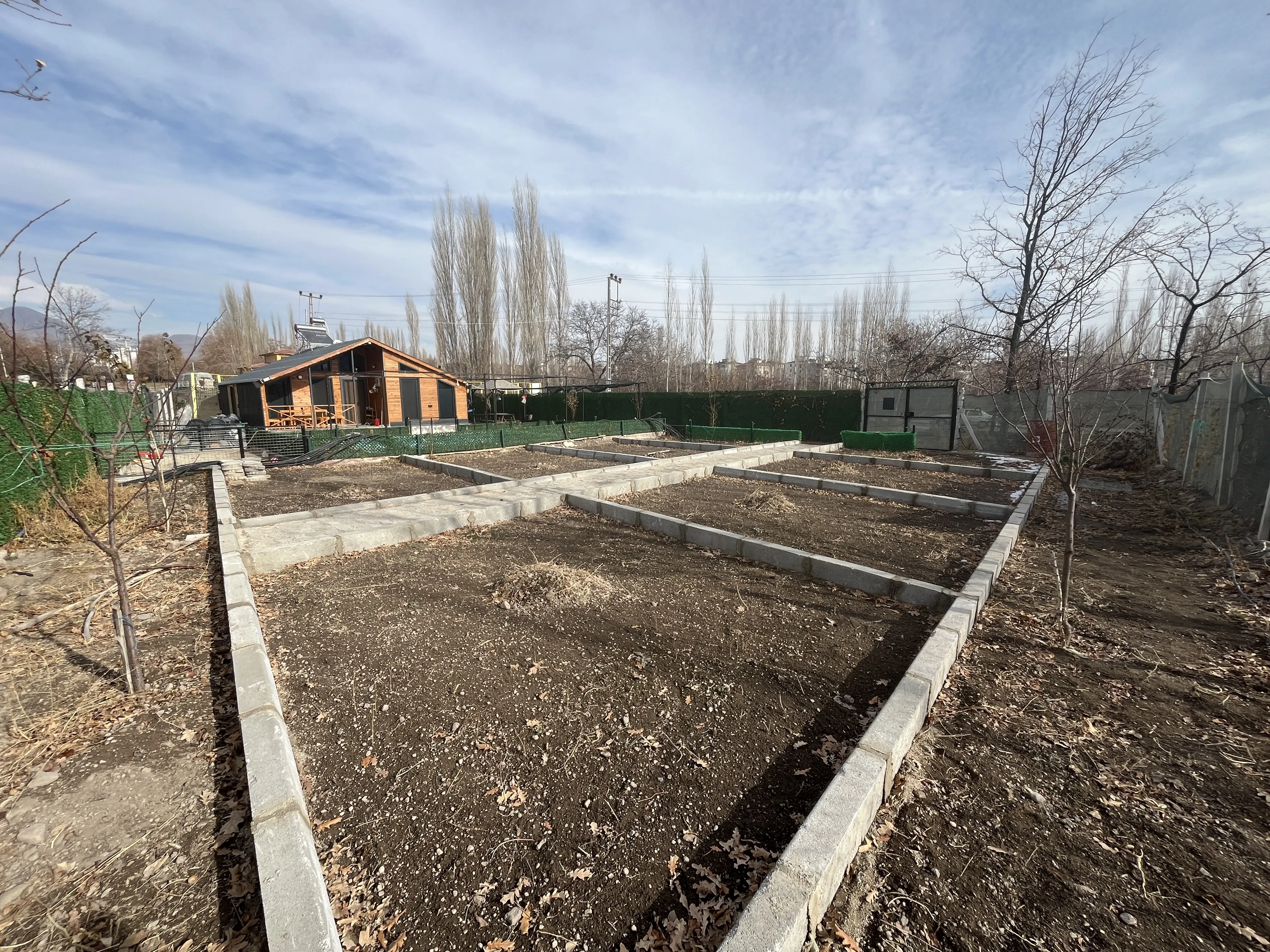 DEVELİ POLAT GAYRİMENKUL - ELBİZ'DE, ULTRA LÜX DİZAYN EDİLMİŞ HAVUZLU BUNGALOV YAŞAM ALANI