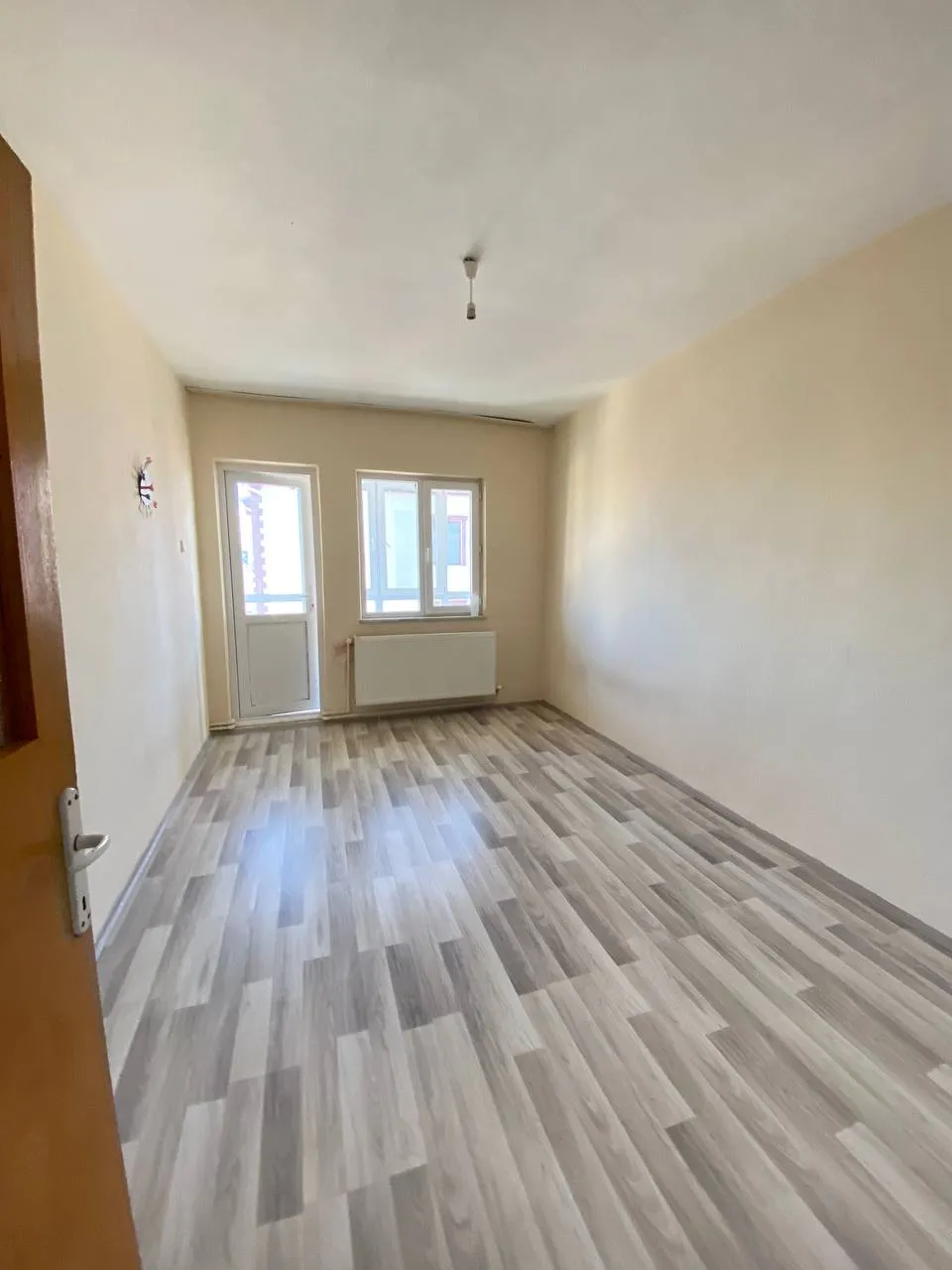 DEVELİ POLAT GAYRİMENKUL-FENESE YUKARI MAH SATILIK BAKIMLI DAİRE