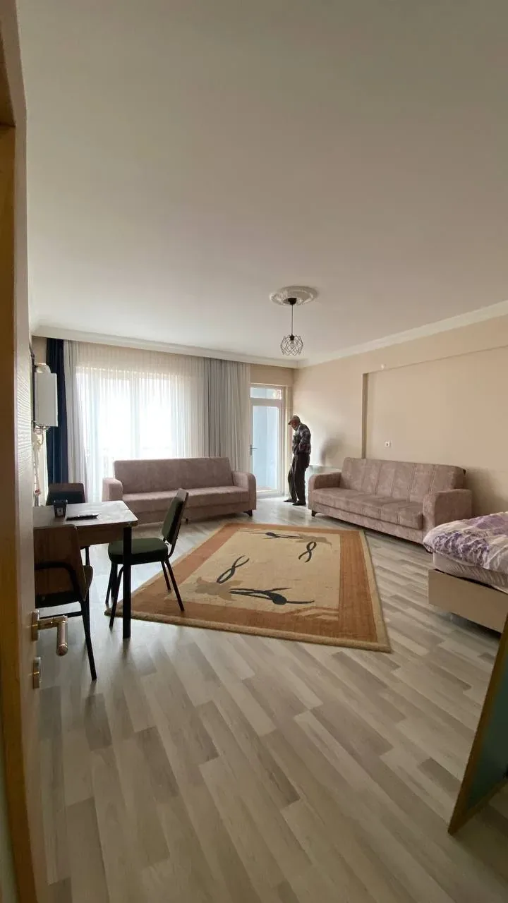 DEVELİ POLAT GAYRİMENKUL - FENESEAŞAĞI MAH. KİRALIK EŞYALI 1+0 DAİRE