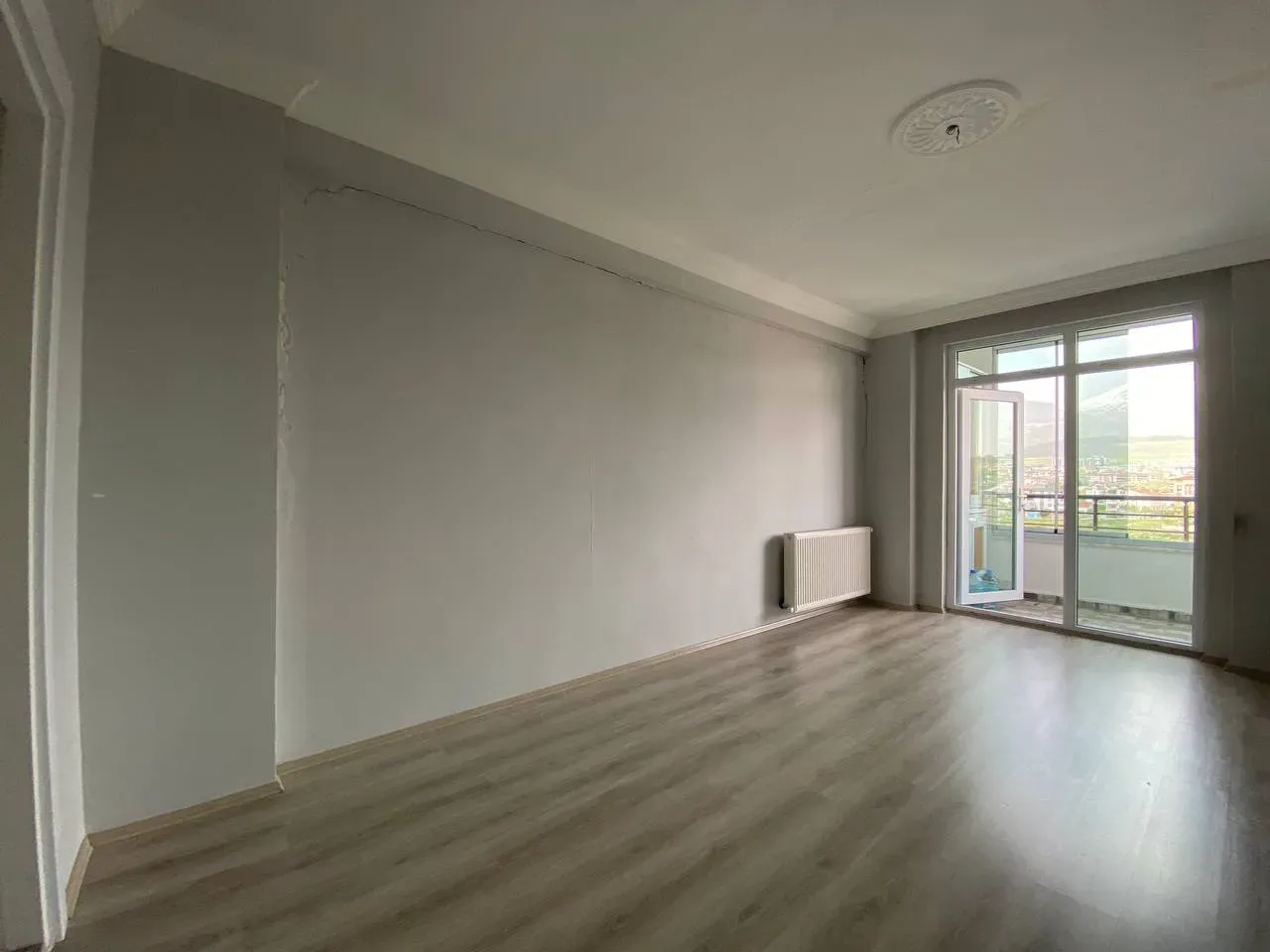 DEVELİ POLAT GAYRİMENKUL - FENESEAŞAĞI MAH. KİRALIK GENİŞ DAİRE