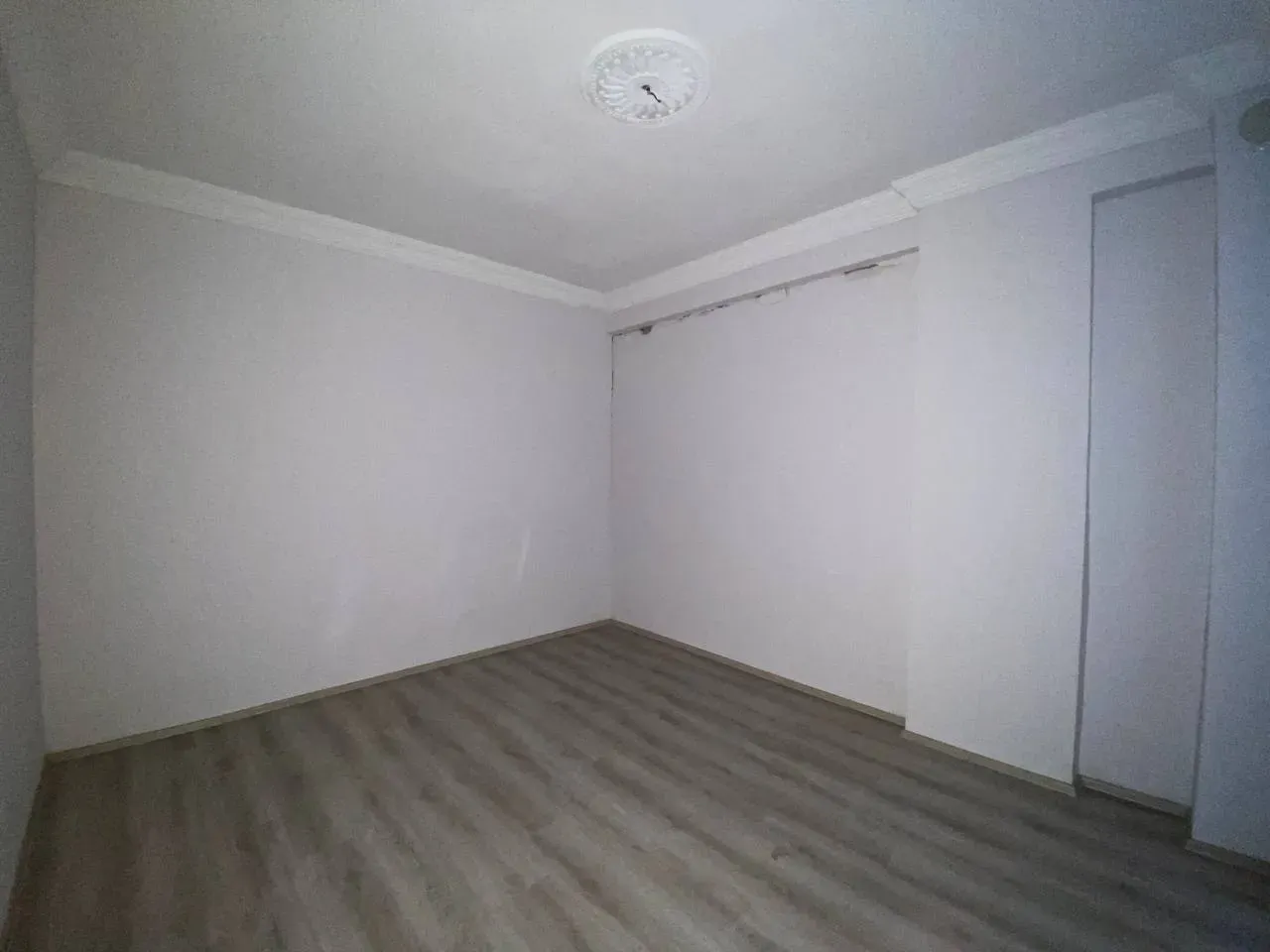DEVELİ POLAT GAYRİMENKUL - FENESEAŞAĞI MAH. KİRALIK GENİŞ DAİRE