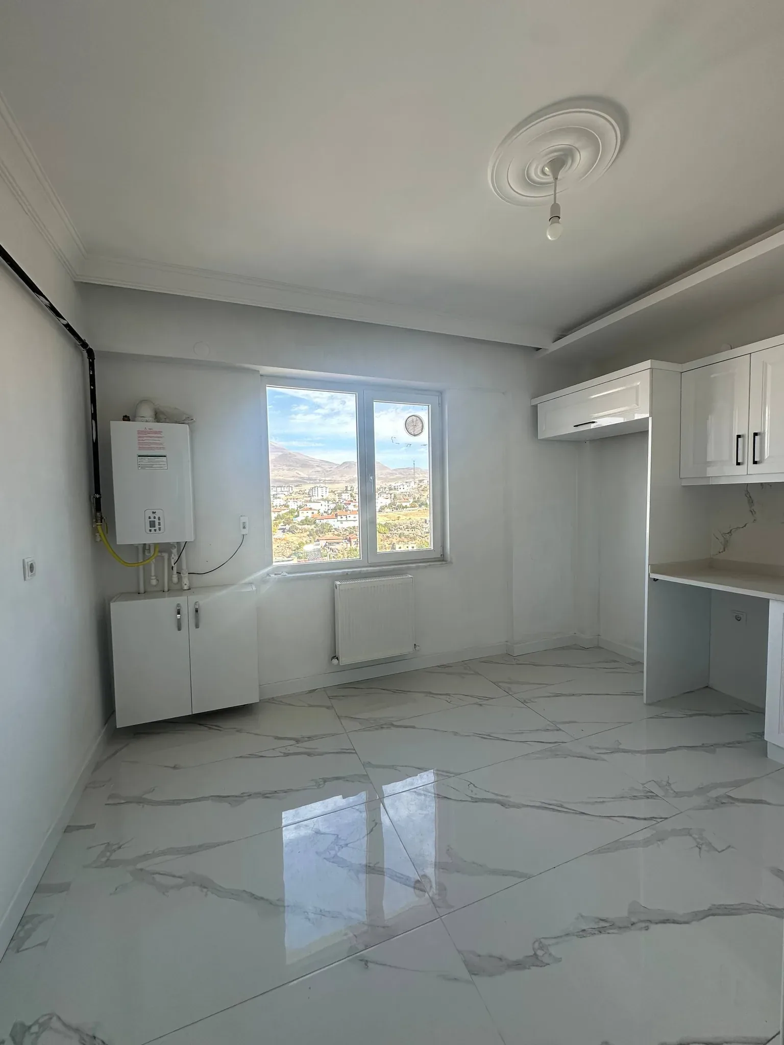 DEVELİ POLAT GAYRİMENKUL - FENESEAŞAĞI MAH. KİRALIK TEMİZ UYGUN DAİRE