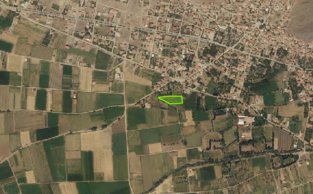 DEVELİ POLAT GAYRİMENKUL - GAZİKÖY MAH. KÖYİÇİ MEVKİİNDE ŞAHANE KONUMDA SATILIK TARLA