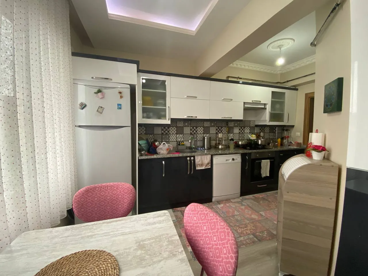 DEVELİ POLAT GAYRİMENKUL- HARMAN MAH. ÇARŞI MERKEZE YAKIN SATILIK BAKIMLI ARA KAT DAİRE