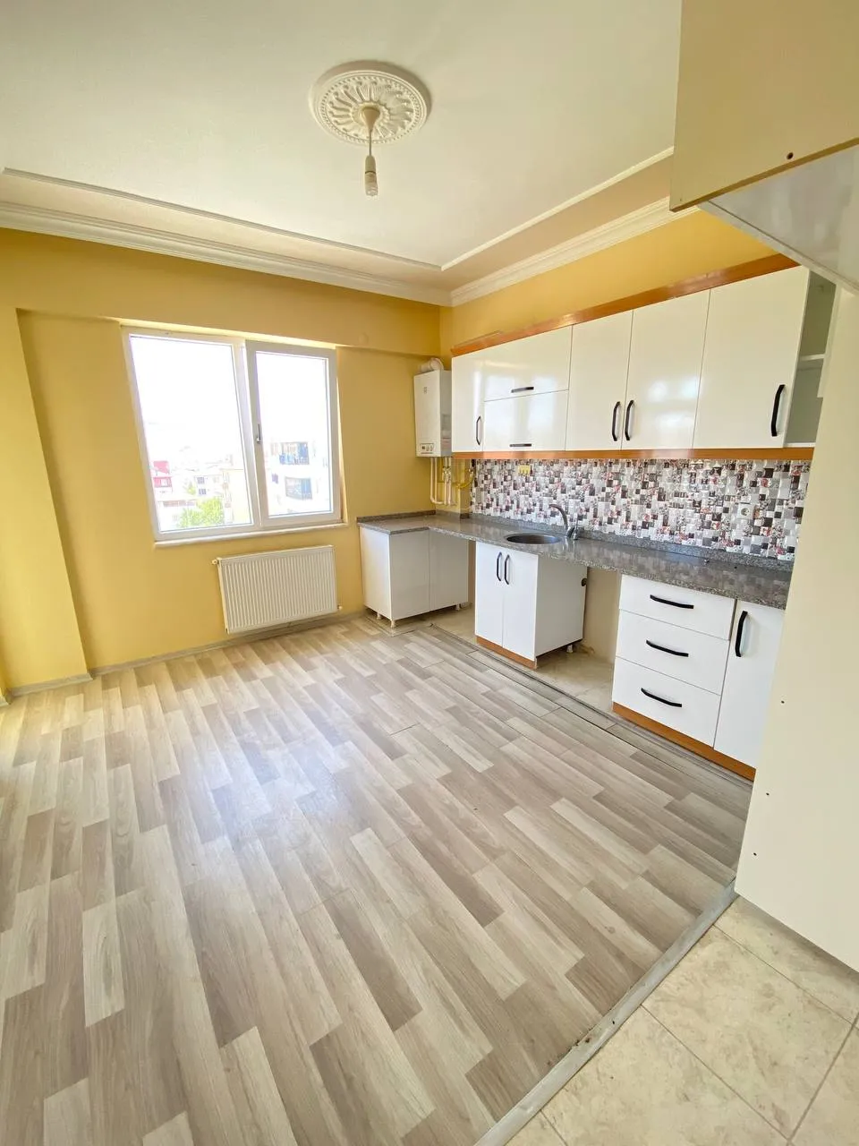 DEVELİ POLAT GAYRİMENKUL - HARMAN MAH KİRALIK MASRAFSIZ DAİRE