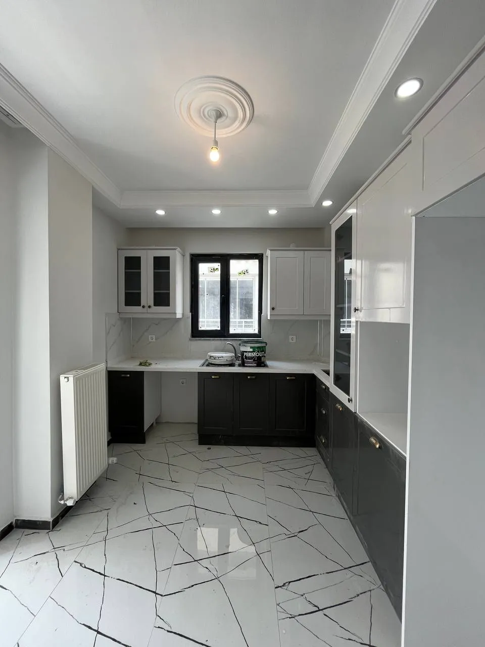DEVELİ POLAT GAYRİMENKUL- İBRAHİMAĞA MAAH. ÇARŞI MERKEZDE SATILIK ARA KAT DAİRE