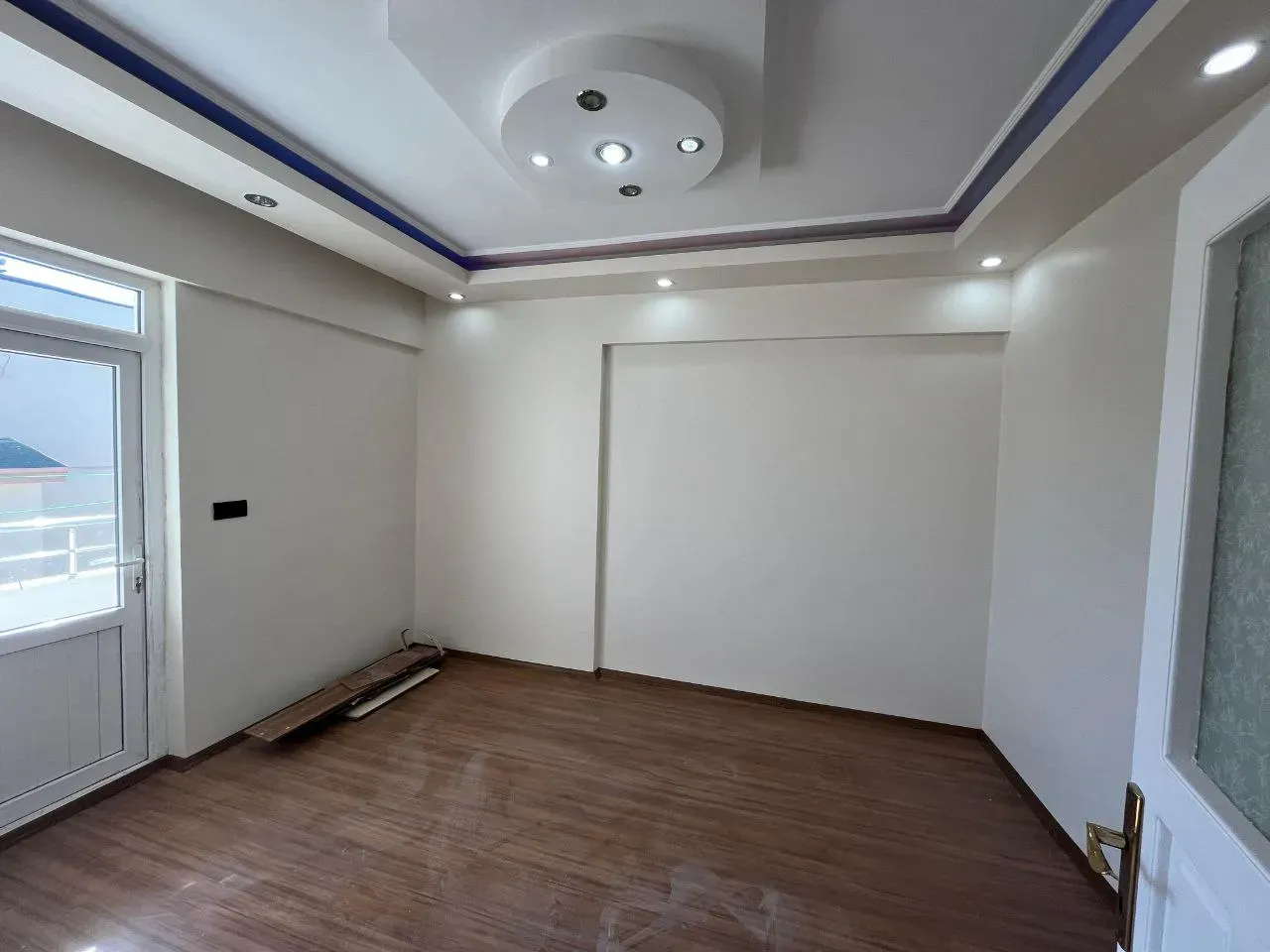 DEVELİ POLAT GAYRİMENKUL-İBRAHİMAĞA MAH. ÇARŞI MERKEZDE KİRALIK BAKIMLI DOLU DOLU DAİRE