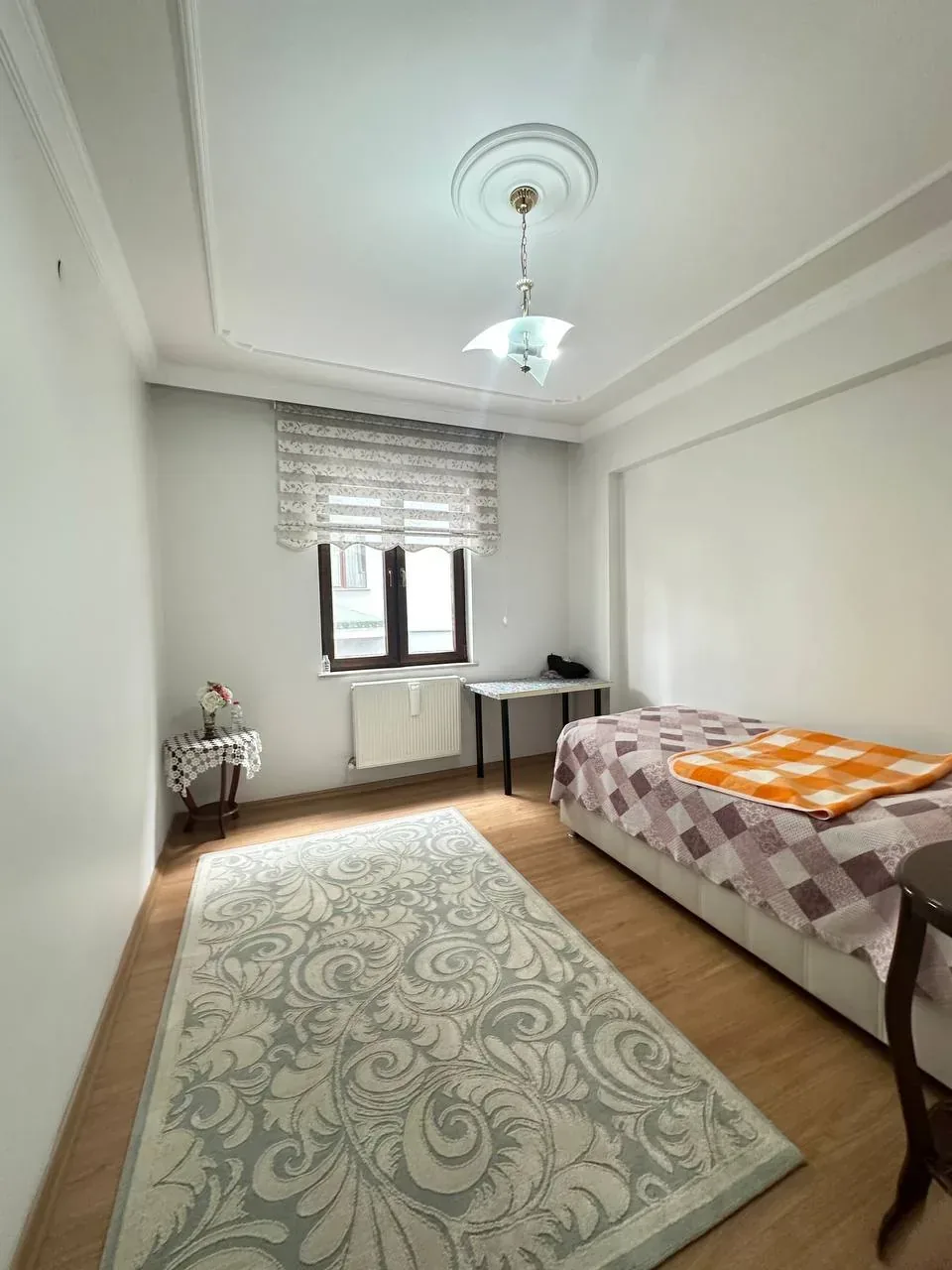 DEVELİ POLAT GAYRİMENKUL - İBRAHİMAĞA MAH. ÇARŞI MERKEZDE SATILIKA ARA KAT BAKIMLI DAİRE