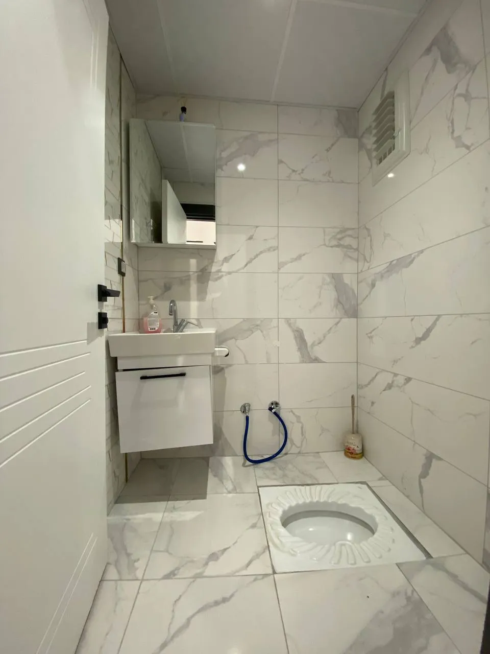 DEVELİ POLAT GAYRİMENKUL - İBRAHİMAĞA MAH. ÇARŞI MERKEZDE ULTRA LÜX SATILIK DAİRE