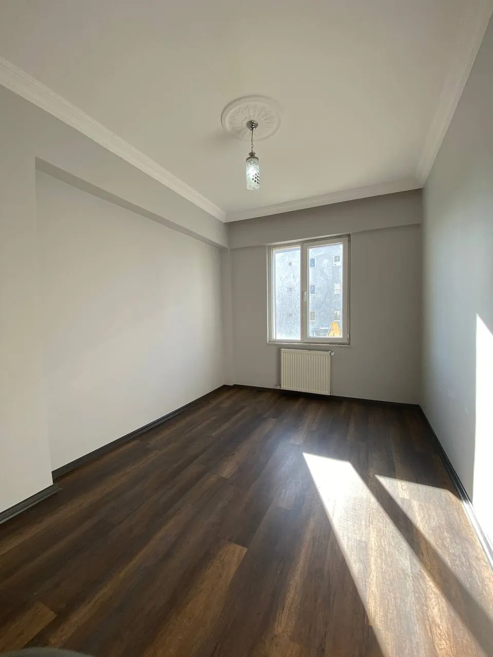 DEVELİ POLAT GAYRİMENKUL - İBRAHİMAĞA MAH. PAZAR MEVKİİ SATILIK BAKIMLI DAİRE