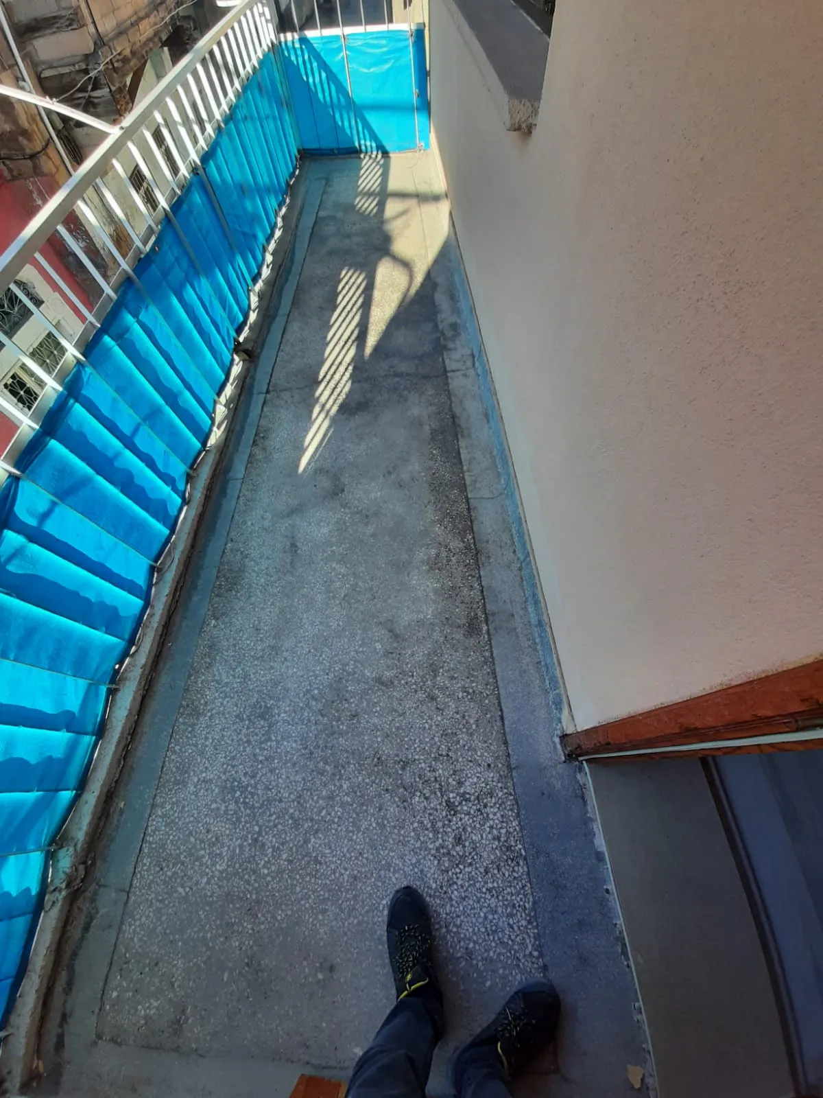 DEVELİ POLAT GAYRİMENKUL- İZMİRLİ MAH. ÇARŞI MERKEZE YAKIN KİRALIK BAKIMI SOBALI DAİRE