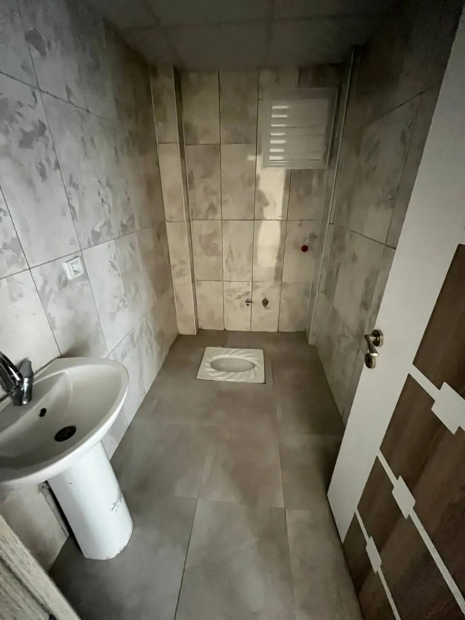 DEVELİ POLAT GAYRİMENKUL-KIZIK YOLU CADDE ÜZERİNDE SATILIK 2+1 DAİRELER