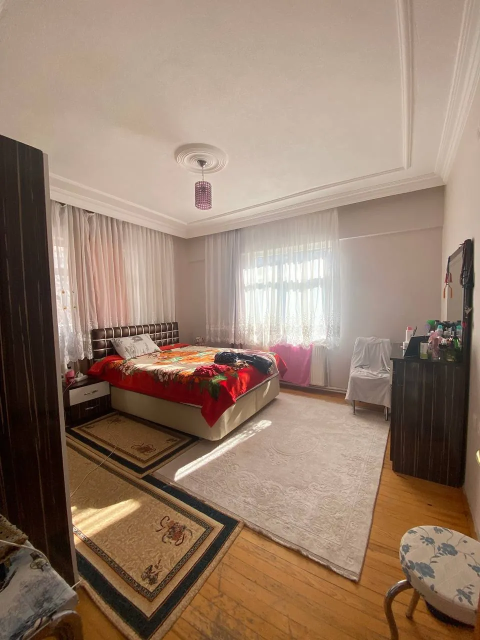 DEVELİ POLAT GAYRİMENKUL-MEHMET AKİF ERSOY MAH. ÇARŞI MERKEZE YAKIN SATILIK BAKIMLI DAİRE
