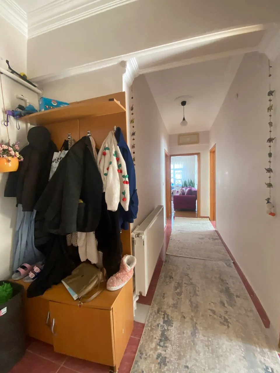 DEVELİ POLAT GAYRİMENKUL-MEHMET AKİF ERSOY MAH. ÇARŞI MERKEZE YAKIN SATILIK BAKIMLI DAİRE