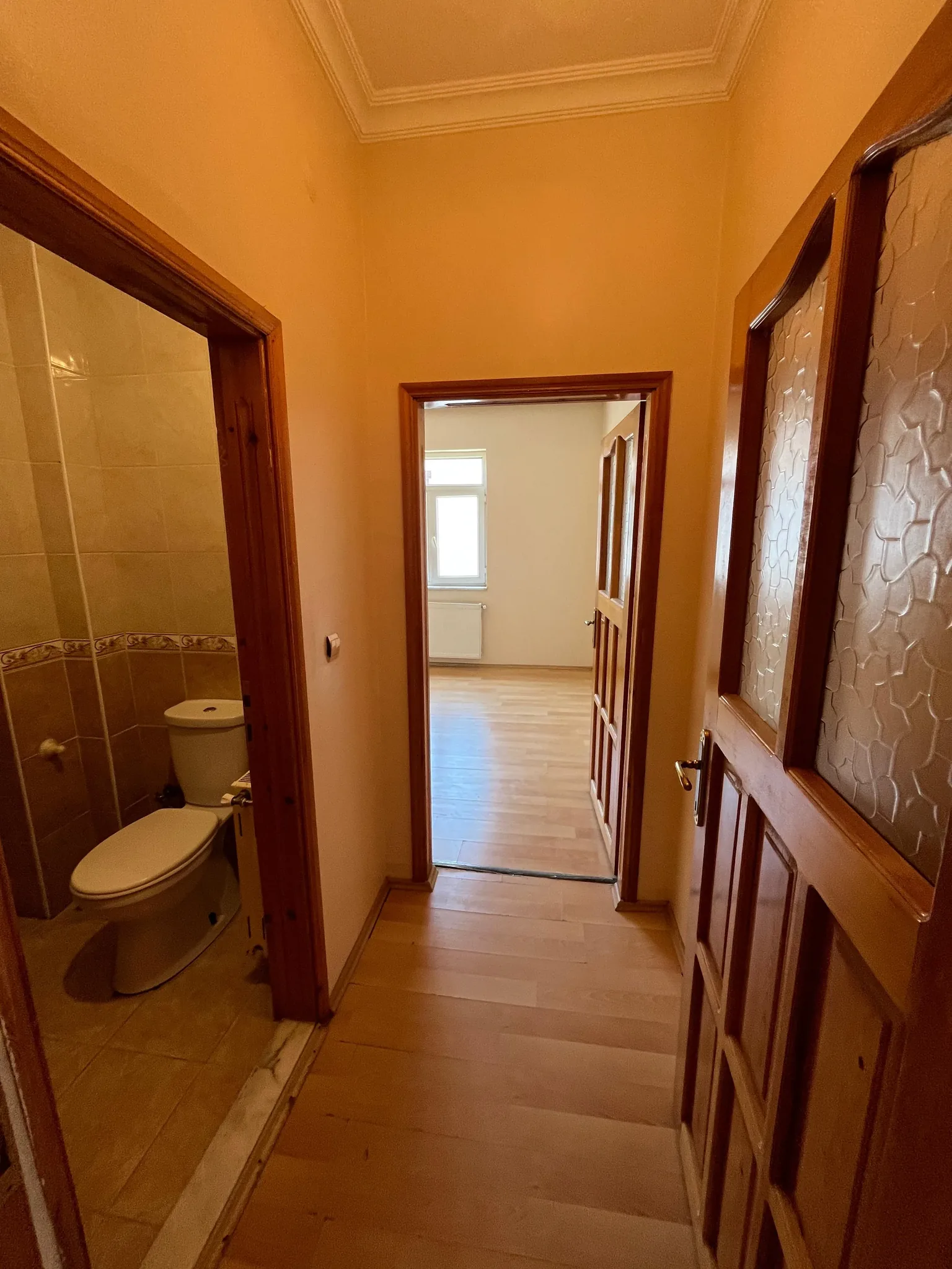 DEVELİ POLAT GAYRİMENKUL- PAZAR MEVKİİNDE KİRALIK BAKIMLI DAİRE