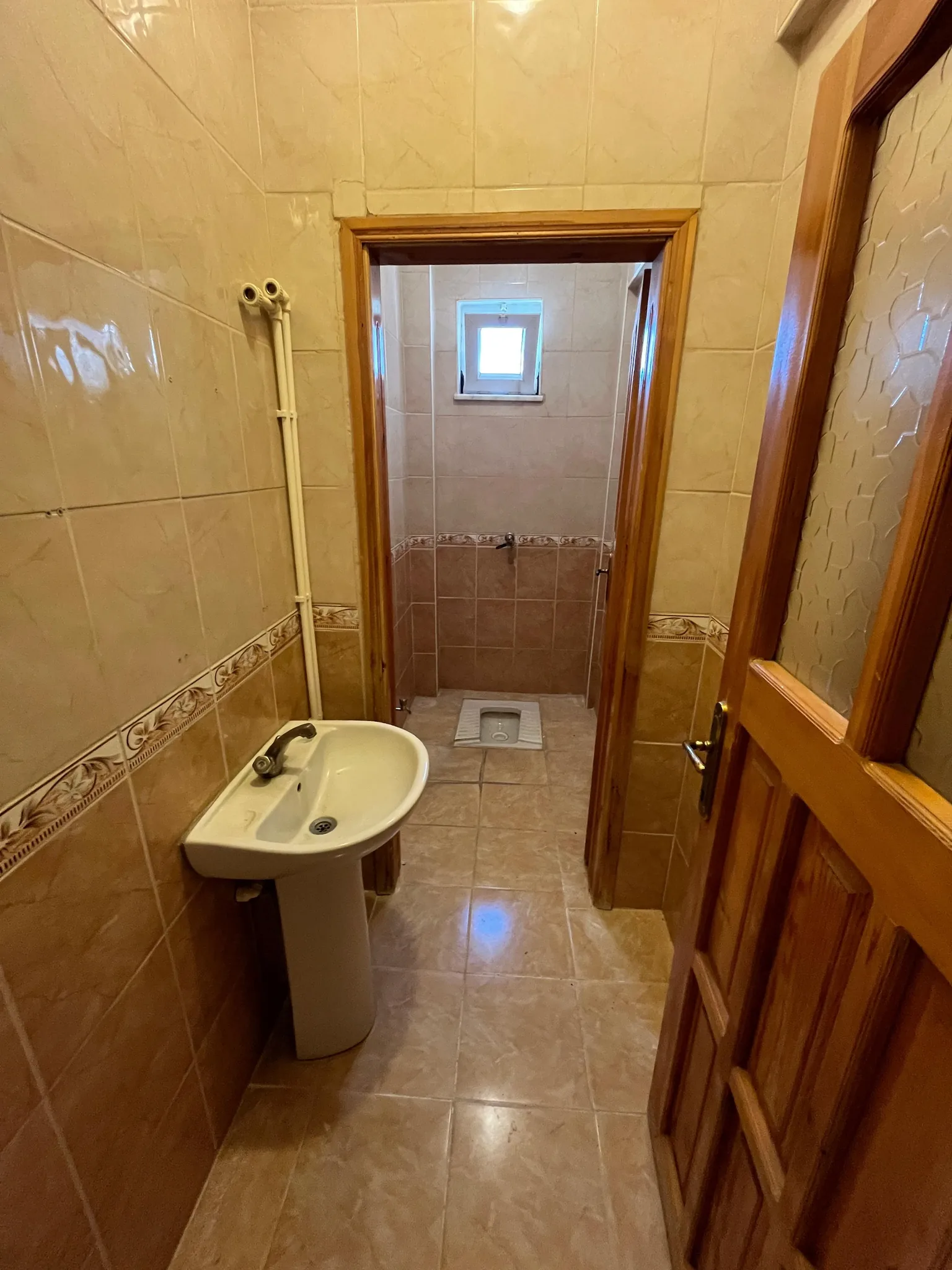 DEVELİ POLAT GAYRİMENKUL- PAZAR MEVKİİNDE KİRALIK BAKIMLI DAİRE