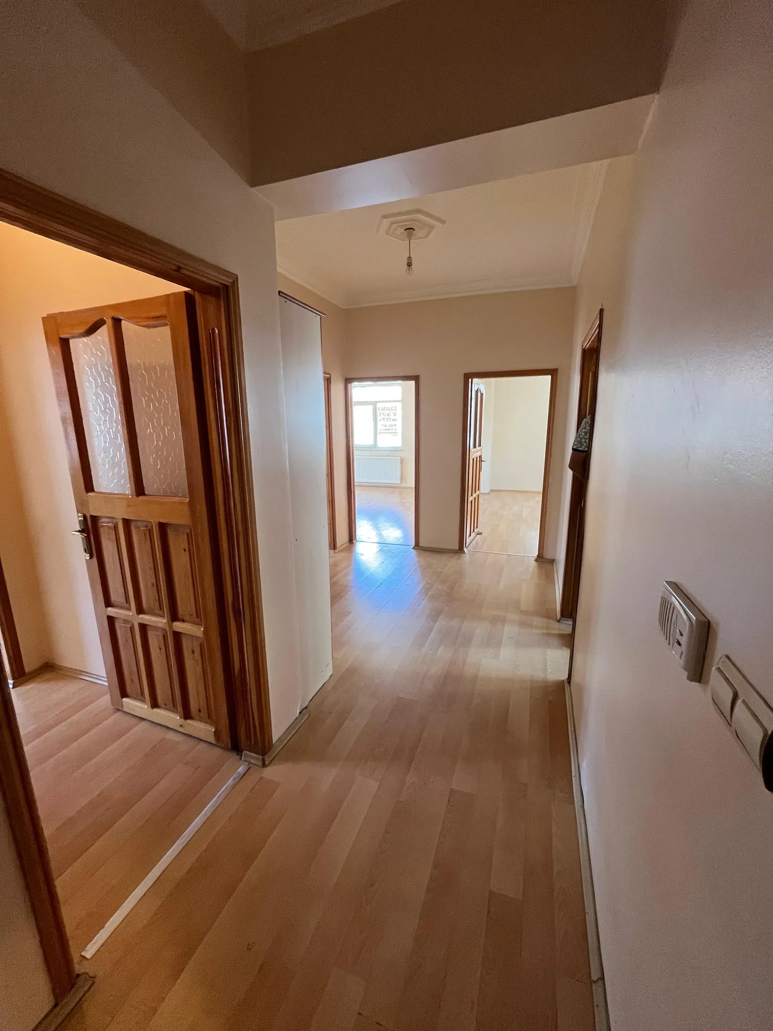 DEVELİ POLAT GAYRİMENKUL- PAZAR MEVKİİNDE KİRALIK BAKIMLI DAİRE