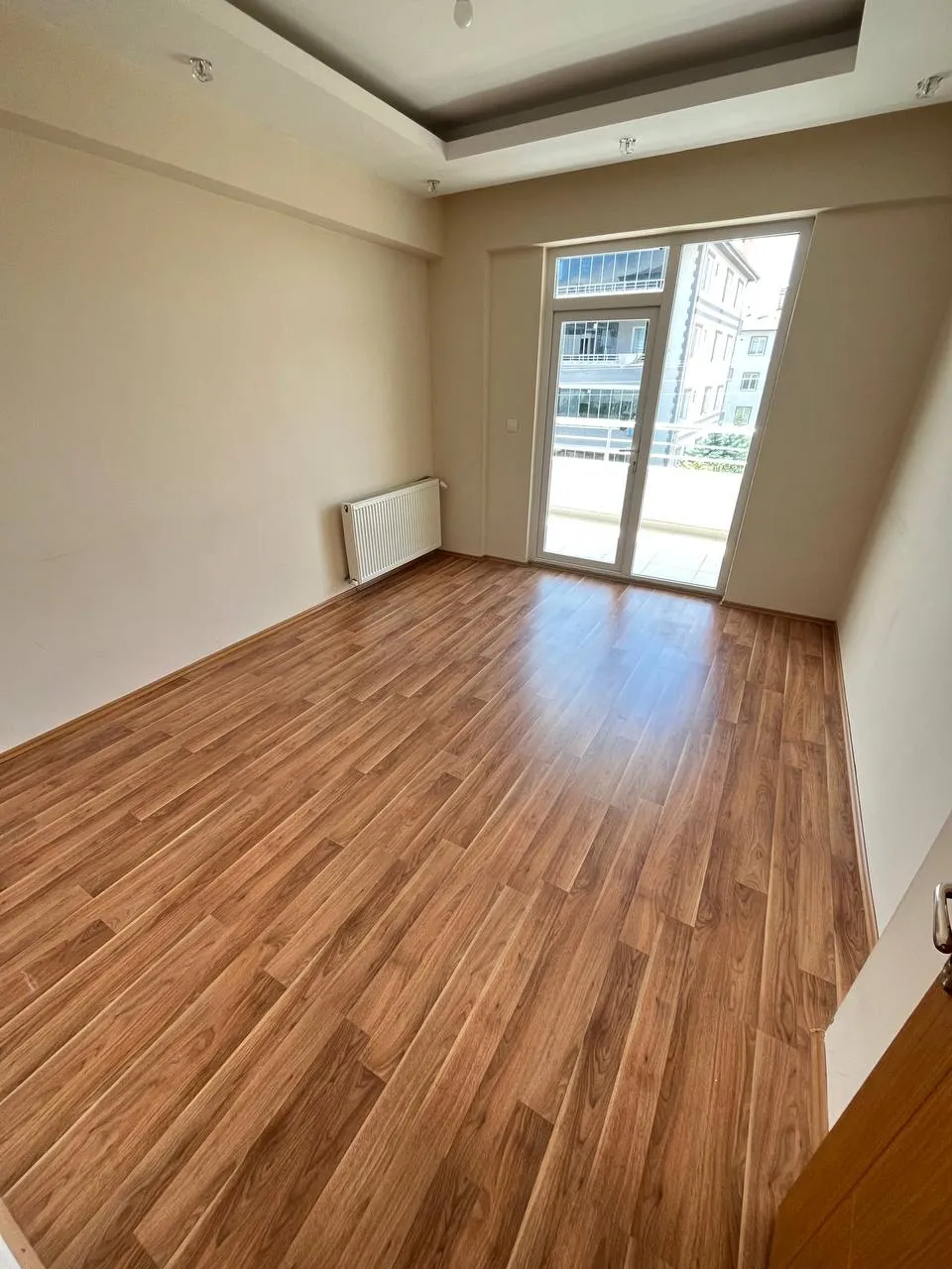 DEVELİ POLAT GAYRİMENKUL - PAZAR MEVKİİNDE SATILIK FIRSAT BAKIMLI DAİRE