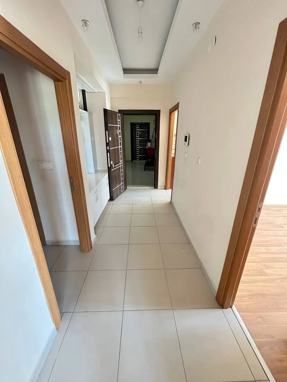 DEVELİ POLAT GAYRİMENKUL - PAZAR MEVKİİNDE SATILIK FIRSAT BAKIMLI DAİRE