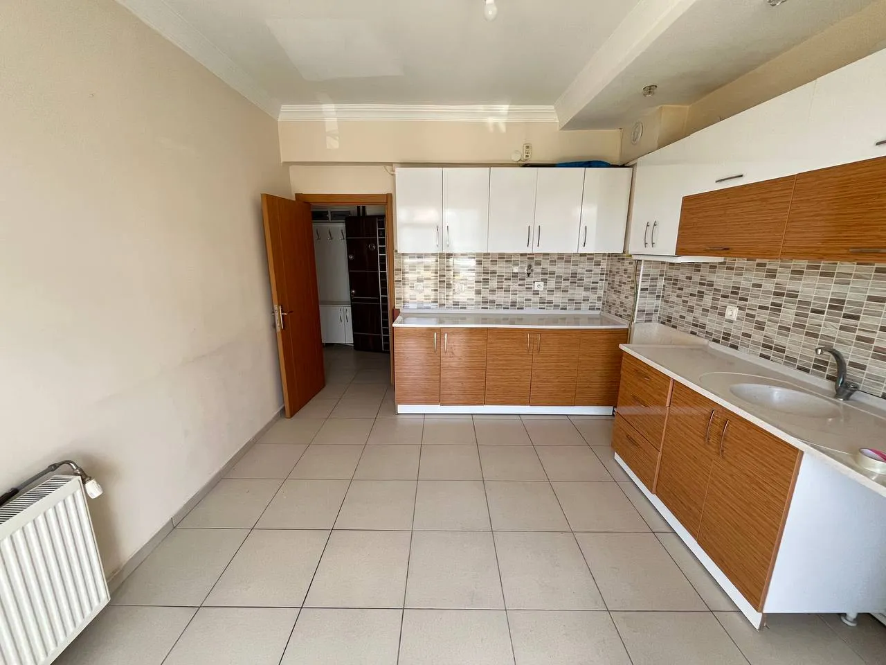 DEVELİ POLAT GAYRİMENKUL - PAZAR MEVKİİNDE SATILIK FIRSAT BAKIMLI DAİRE
