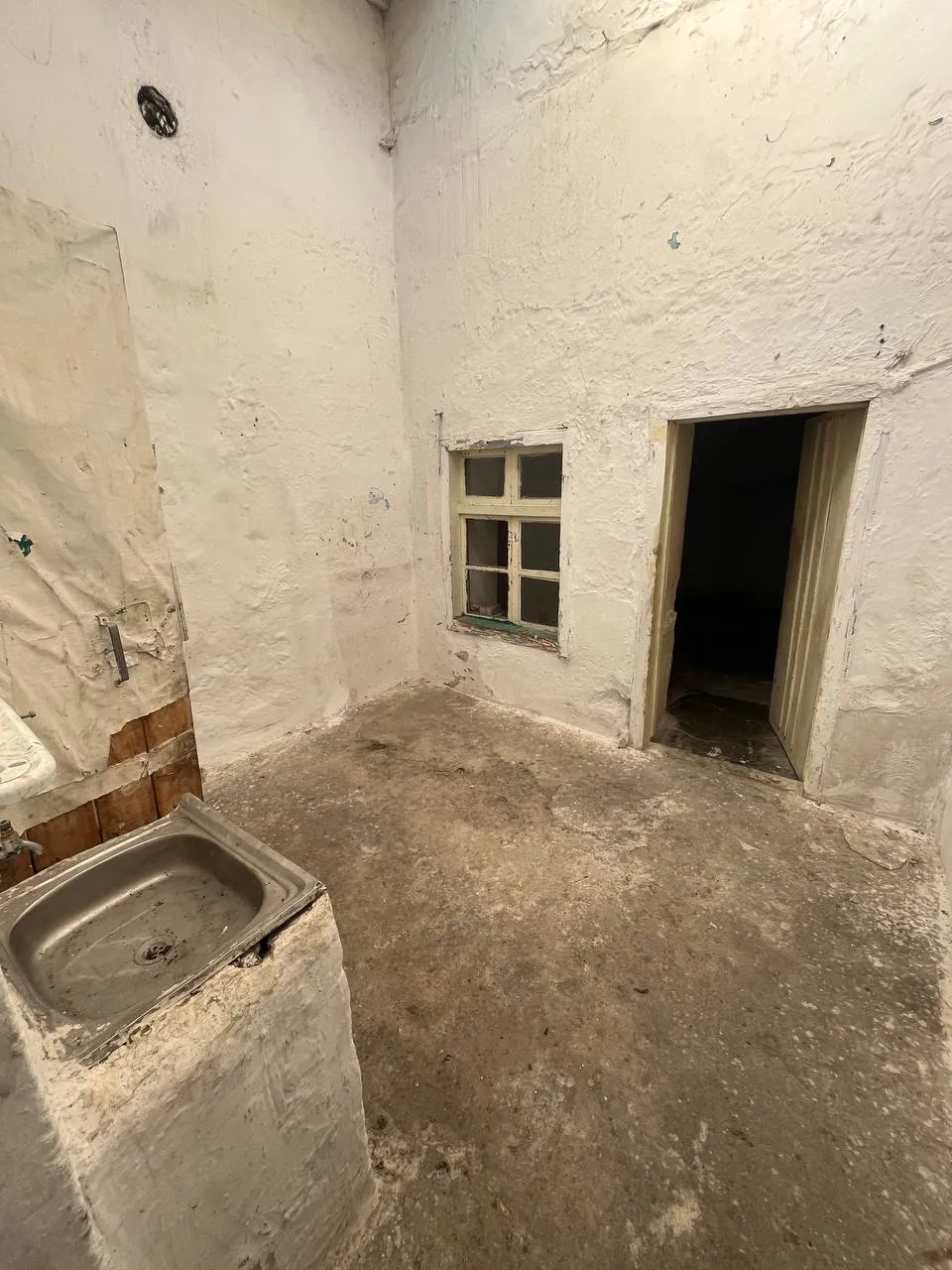 DEVELİ POLAT GAYRİMENKUL-REŞADİYE MAH. 80 M2 ARSA İÇERİSİNDE SATILIK KARGİR EV