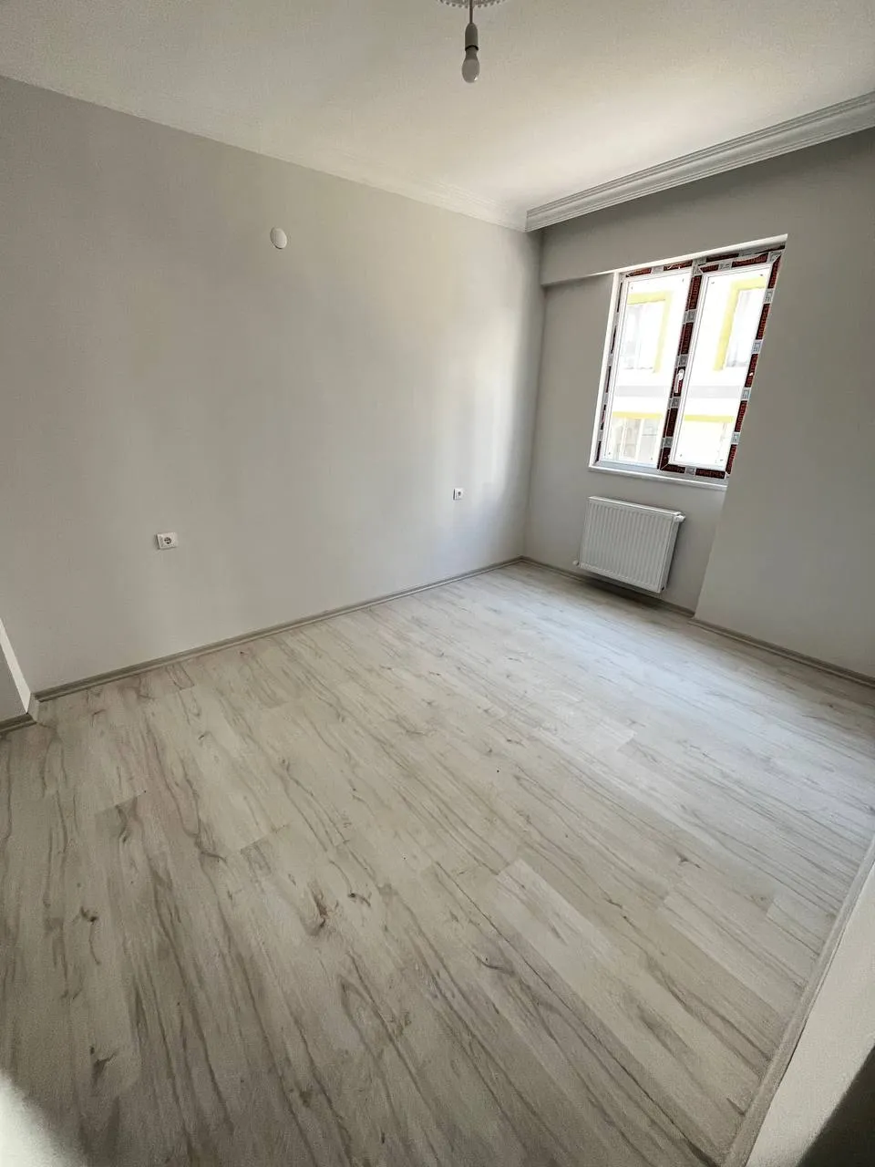DEVELİ POLAT GAYRİMENKUL - SANAYİ ÜSTÜNDE ŞAHANE KONUMDA SATILIK 2+1 DAİRE