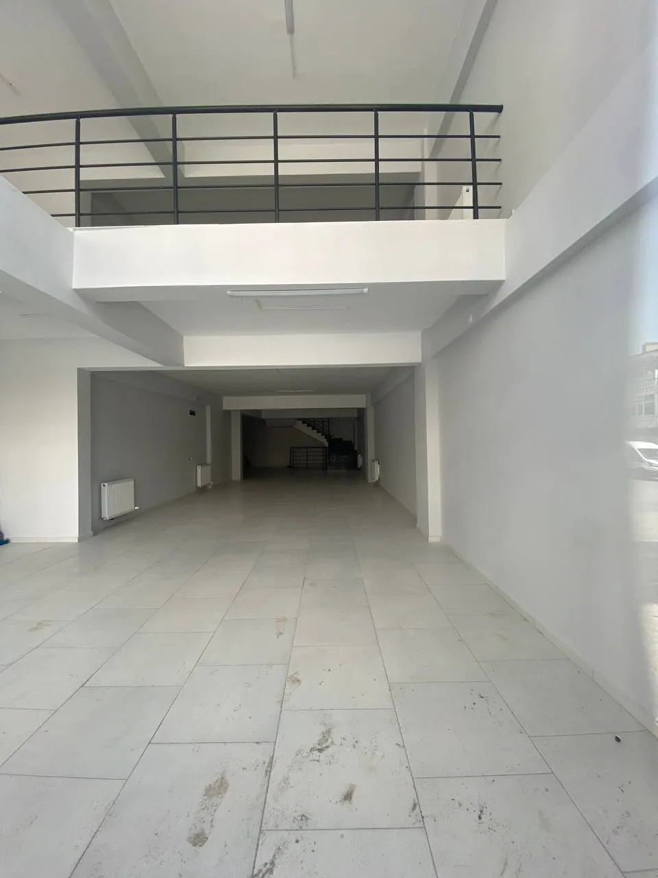 DEVELİ POLAT GAYRİMENKUL- TEKİR CAD ÜZERİNDE KAÇMAZ KONUMDA SATILIK GENİŞ DÜKKANLAR