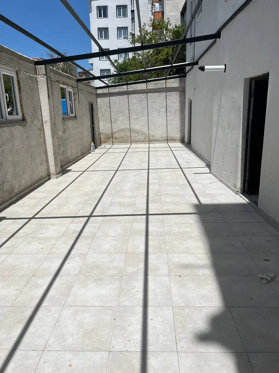 DEVELİ POLAT GAYRİMENKUL - TEKİR CAD. ÜZERİNDE KİRALIK İKİ ADET DÜKKAN