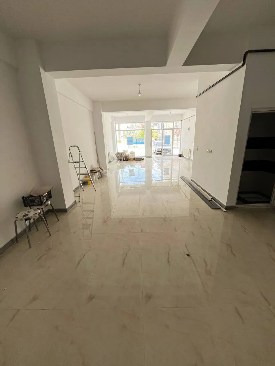 DEVELİ POLAT GAYRİMENKUL - TEKİR CAD. ÜZERİNDE KİRALIK İKİ ADET DÜKKAN
