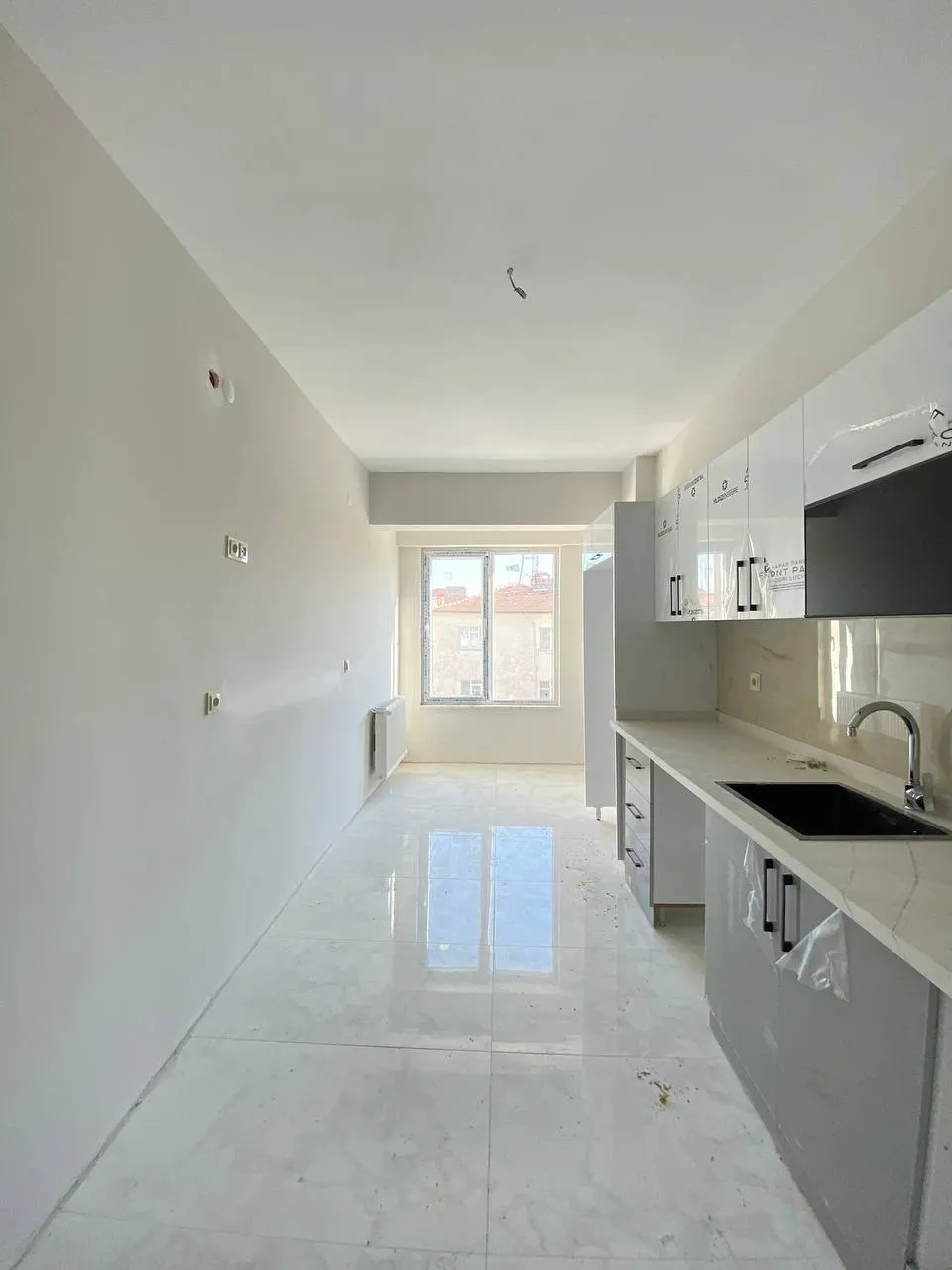 DEVELİ POLAT GAYRİMENKUL - TEKİR CADDESİ ÜZERİNDE SATILIK 3+1 LÜX DAİRE