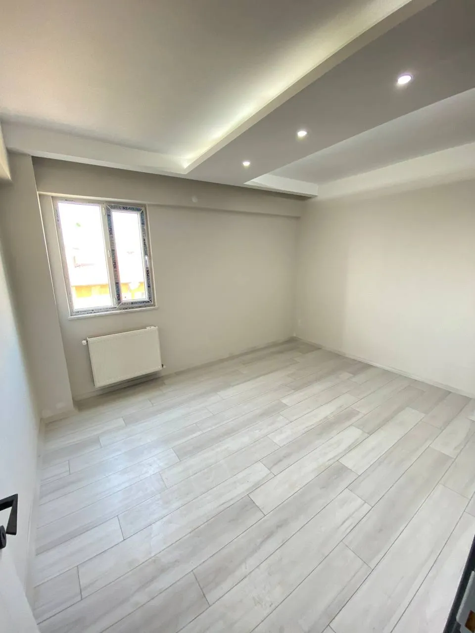 DEVELİ POLAT GAYRİMENKUL - TEKİR CADDESİ ÜZERİNDE SATILIK 3+1 LÜX DAİRE