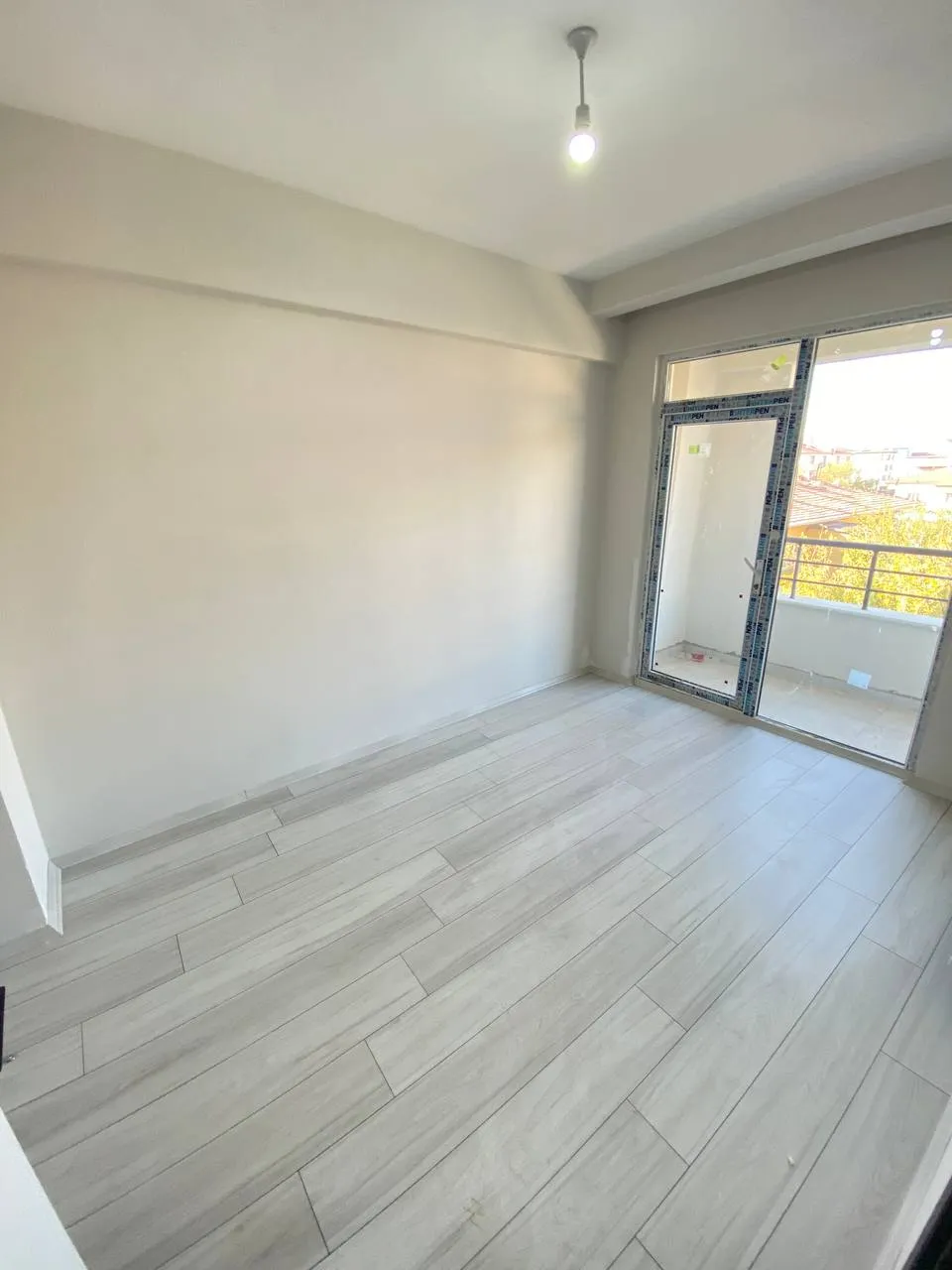 DEVELİ POLAT GAYRİMENKUL - TEKİR CADDESİ ÜZERİNDE SATILIK 3+1 LÜX DAİRE