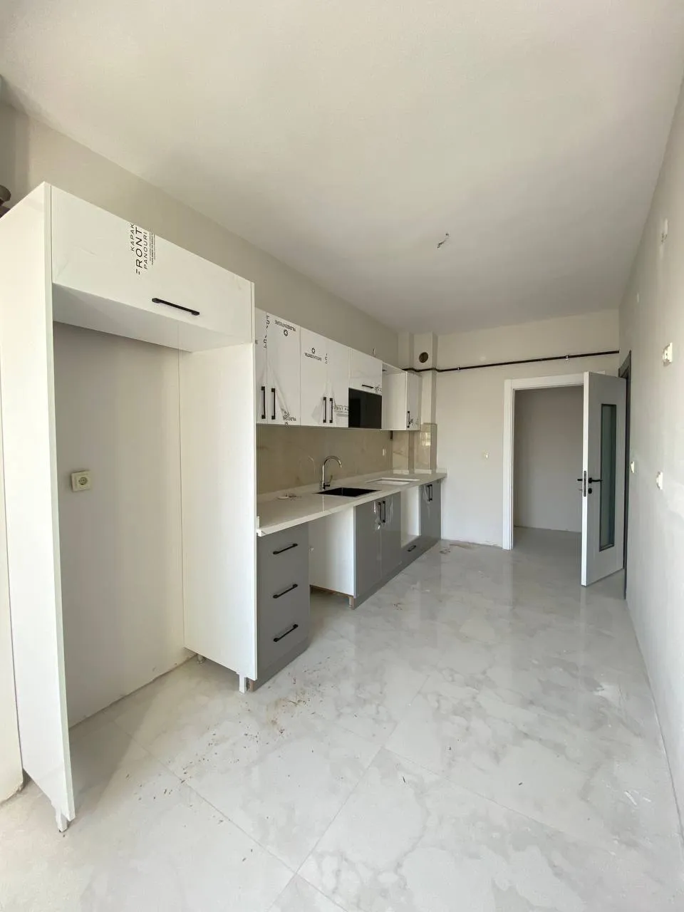 DEVELİ POLAT GAYRİMENKUL - TEKİR CADDESİ ÜZERİNDE SATILIK 3+1 LÜX DAİRE