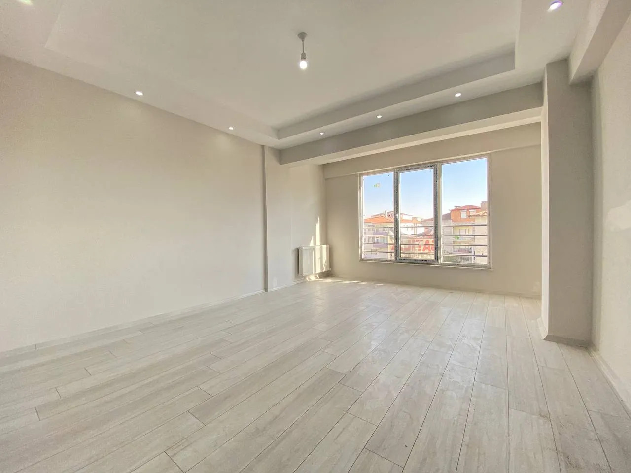 DEVELİ POLAT GAYRİMENKUL - TEKİR CADDESİ ÜZERİNDE SATILIK 3+1 LÜX DAİRE