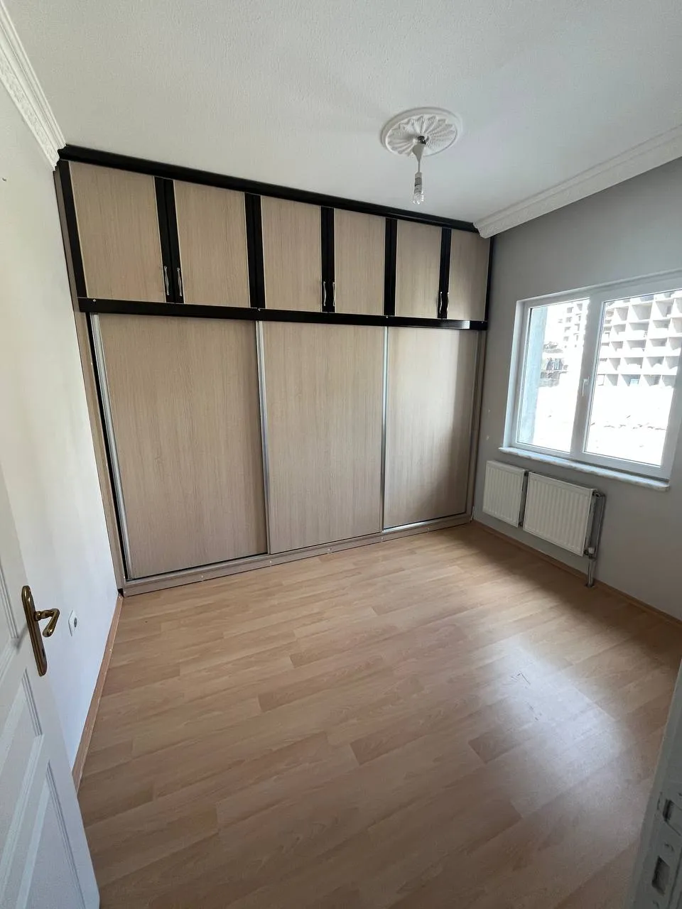 DEVELİ POLAT GAYRİMENKUL- TOKİ DE KİRALIK BAKIMLI DAİRE
