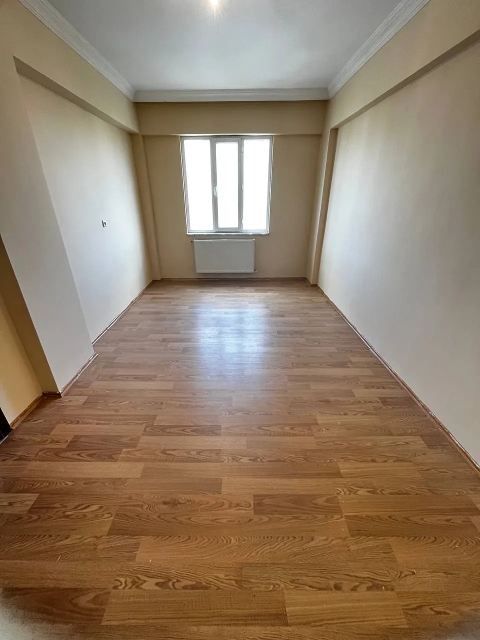 DEVELİ POLAT GAYRİMENKUL- YENİ HAS. MEVKİİ BAKIMLI ARA KAT DAİRE