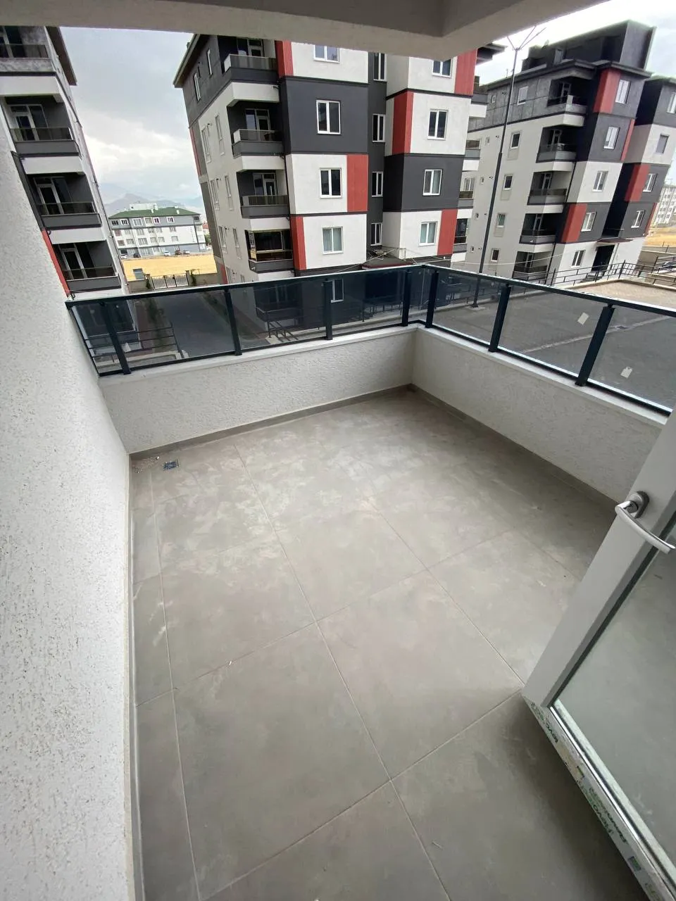 DEVELİ POLAT GAYRİMENKUL - YENİ HAS. MEVKİİ KİRALIK LÜX GENİŞ DOLU DOLU DAİRE