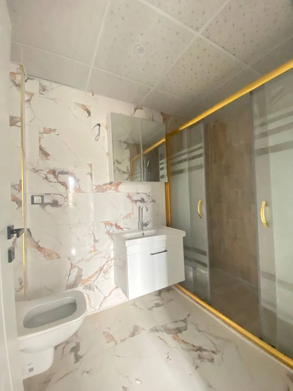 DEVELİ POLAT GAYRİMENKUL-YENİ HAS. MEVKİİNDE ULTRA LÜX GENİŞ SATILIK 4+1 FIRSAT DAİRE
